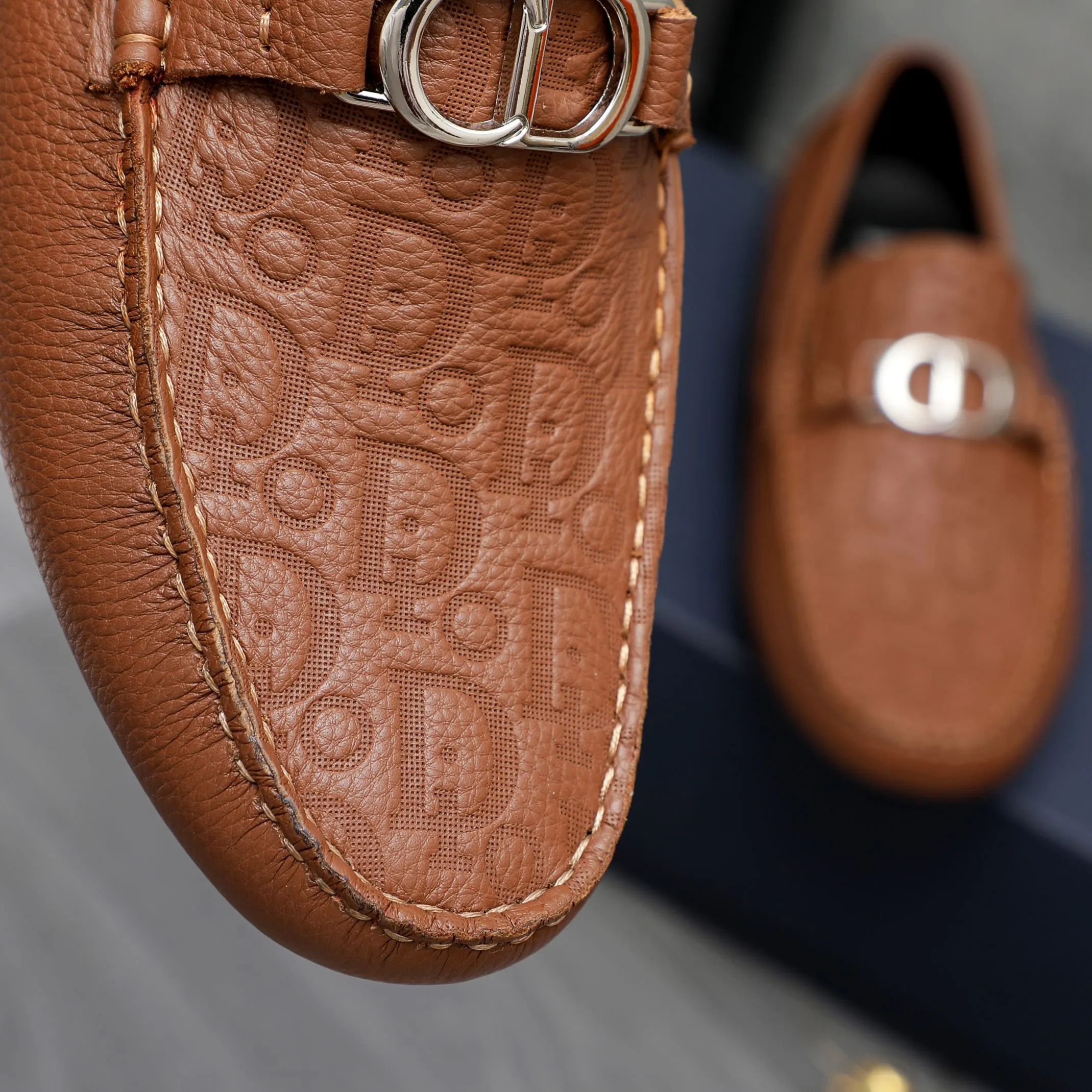 Men's shoes 💰400 Product trademark: Dior "Dior" casual slip-on shoes Regular size: 38-45 (45 is custom-made and non-returnable) Product materials: Selected cowhide embossed upper, pigskin lining, rubber outsole